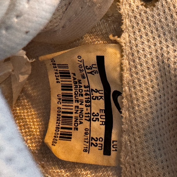 Nike Air Force one White Sneakers EUC 3Y - Picture 8 of 8